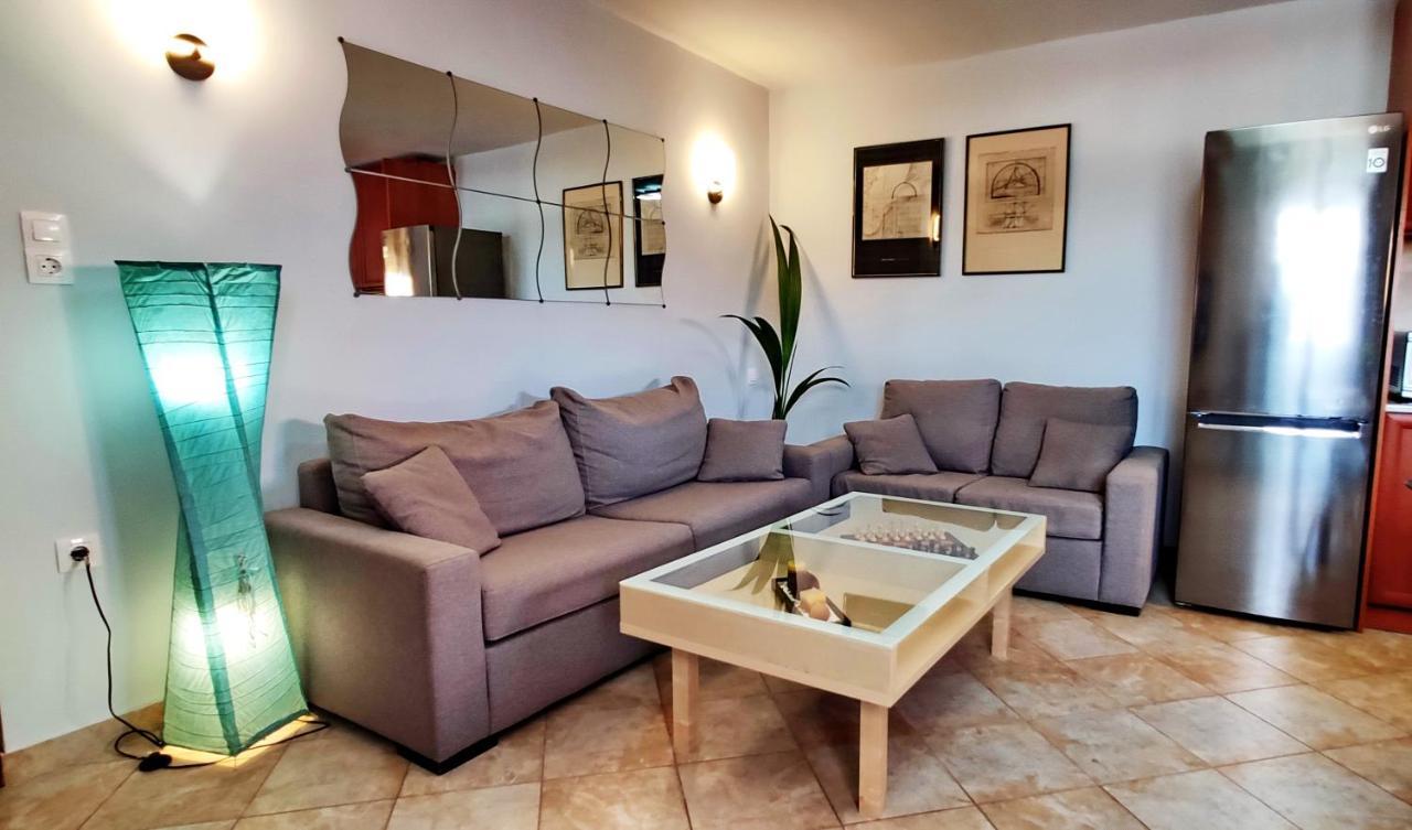 Apartment Ellora Salamis